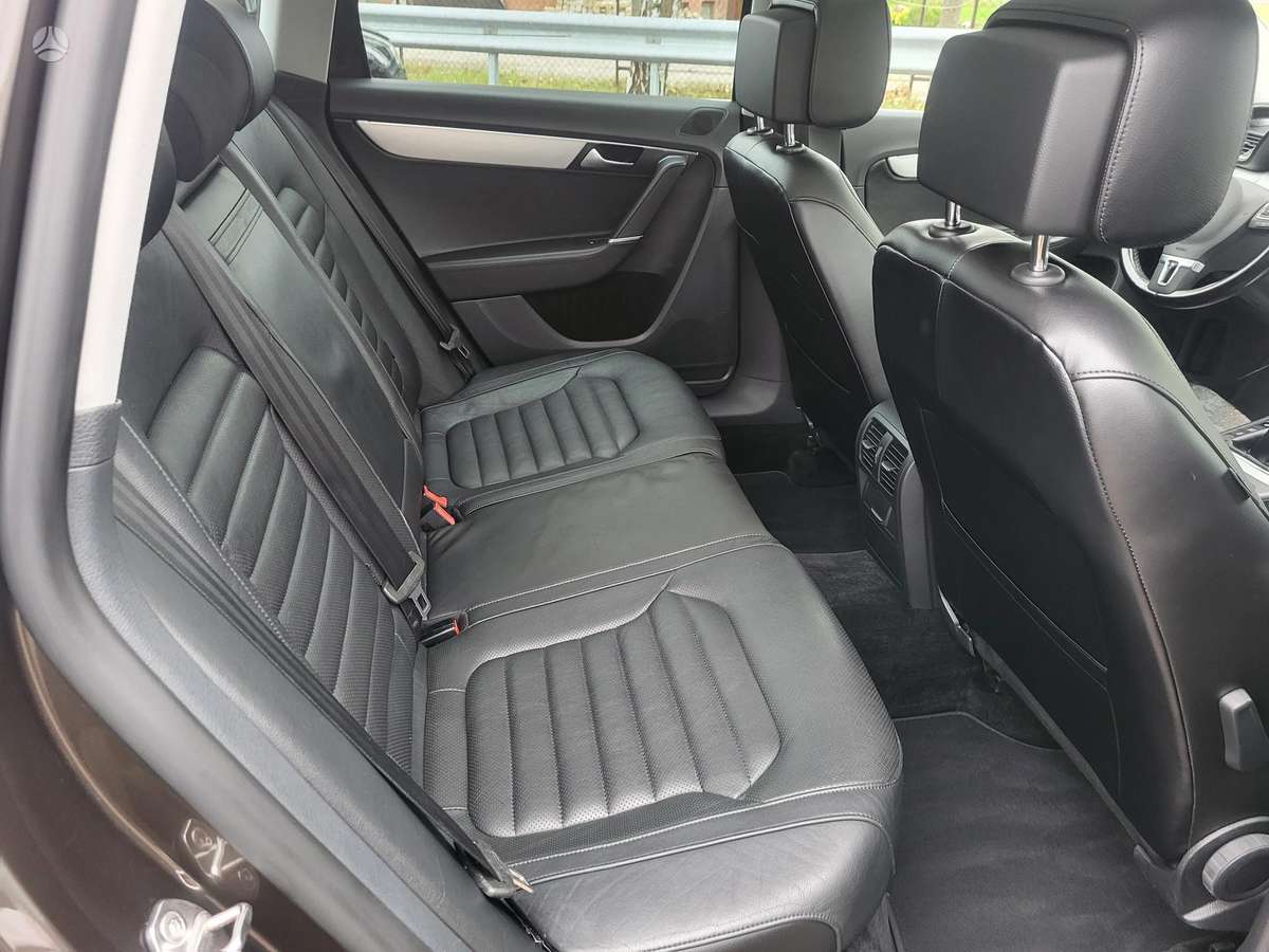 Volkswagen Passat 2012 — photo 20