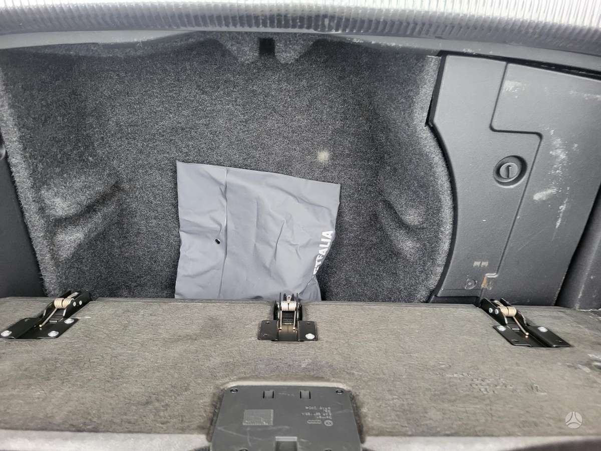 Volkswagen Passat 2012 — photo 21