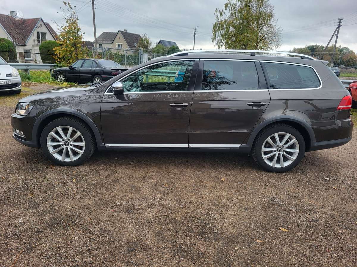 Volkswagen Passat 2012 — photo 6