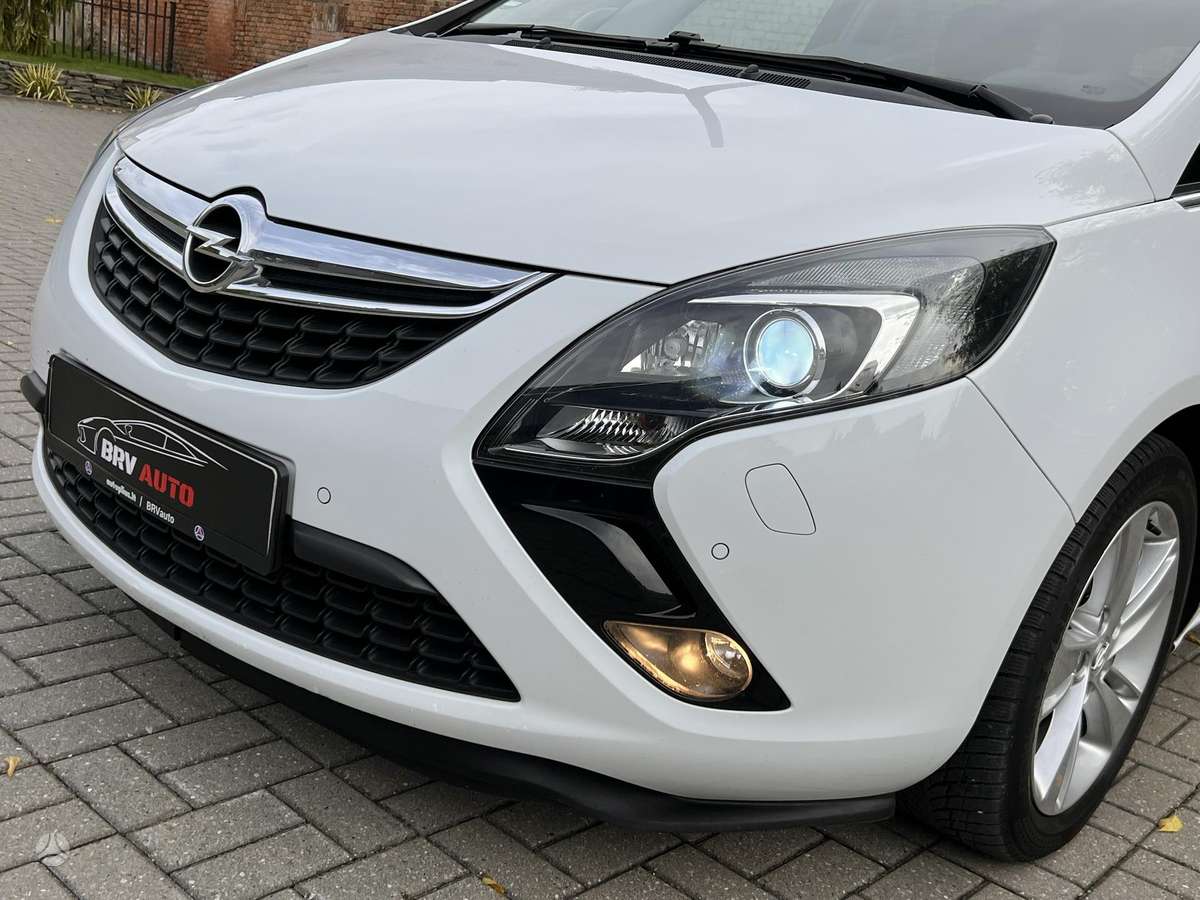 Opel Zafira 2015 — фото 12