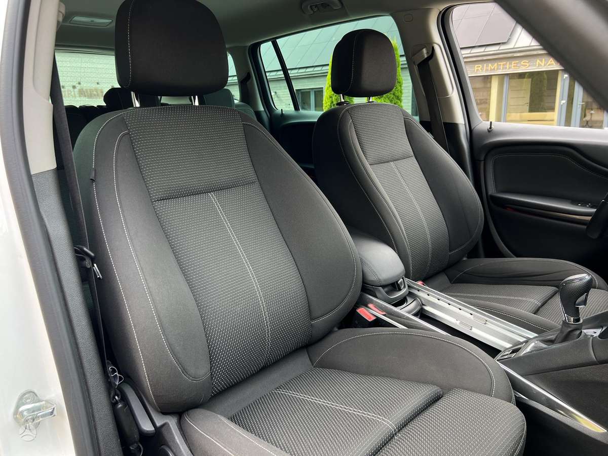 Opel Zafira 2015 — фото 29