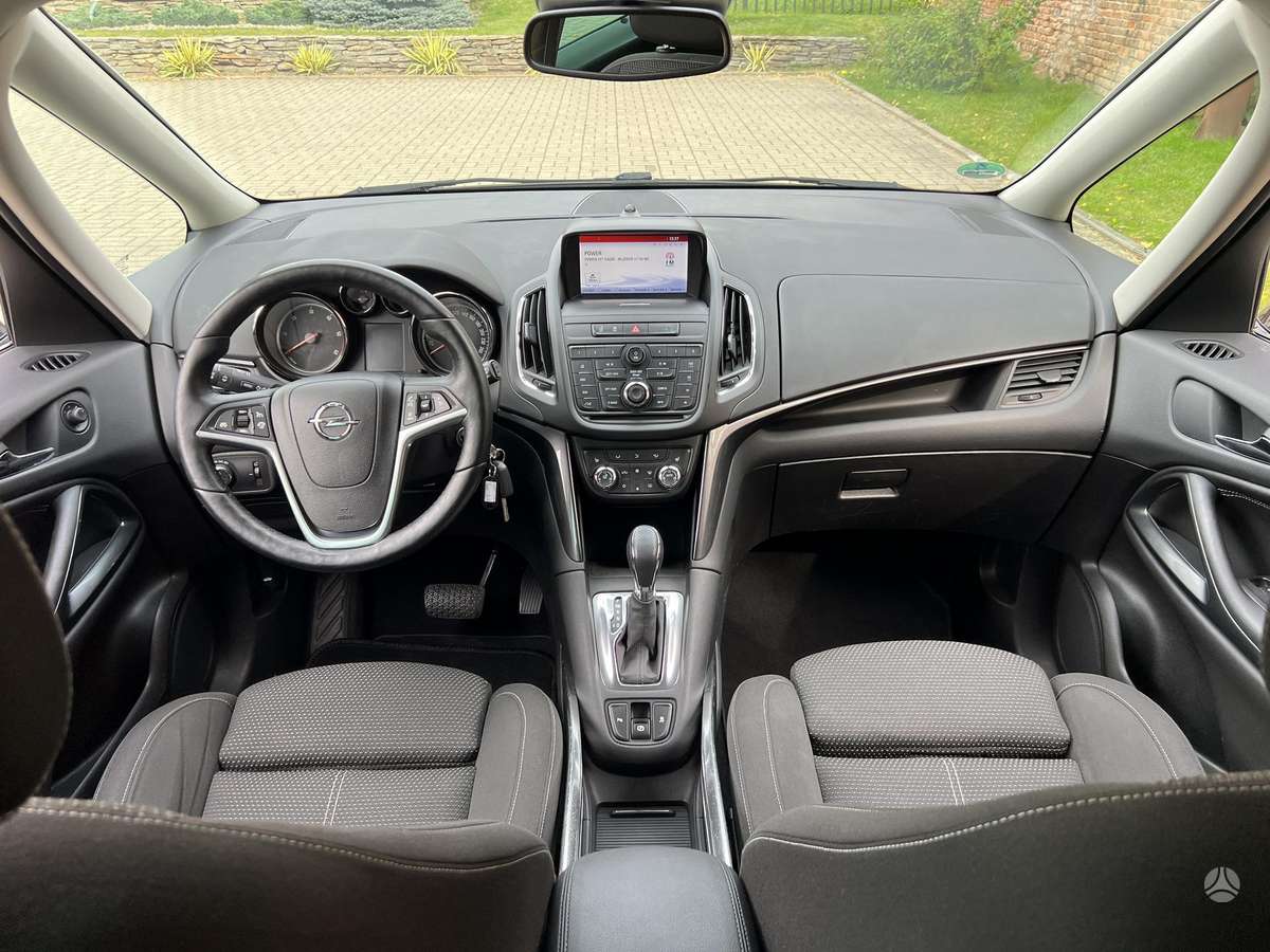 Opel Zafira 2015 — фото 30