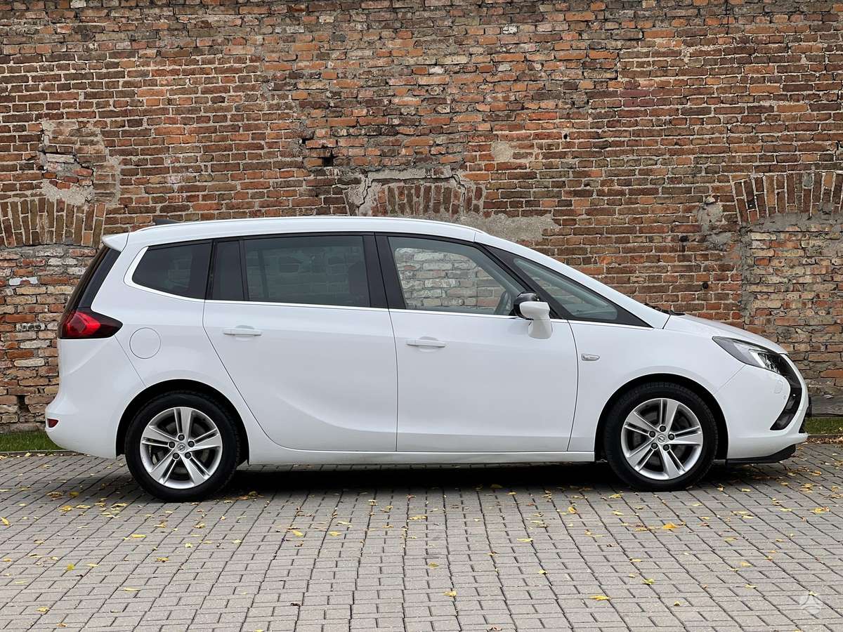 Opel Zafira 2015 — фото 6