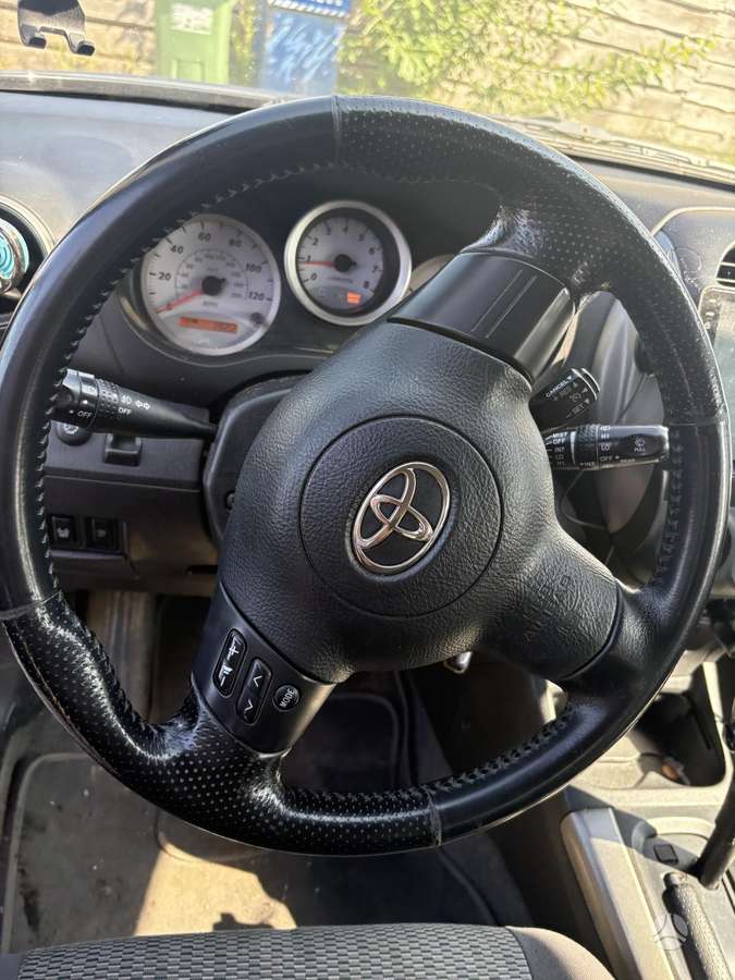 Toyota RAV4 2005 — photo 6