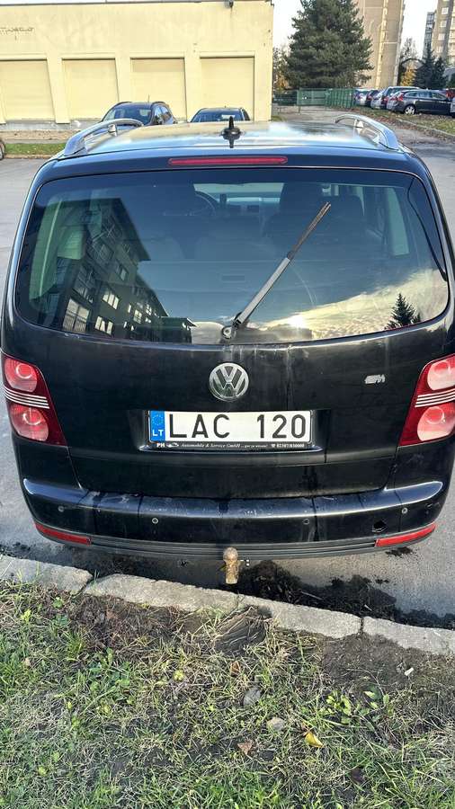 Volkswagen Touran 2007 — салон