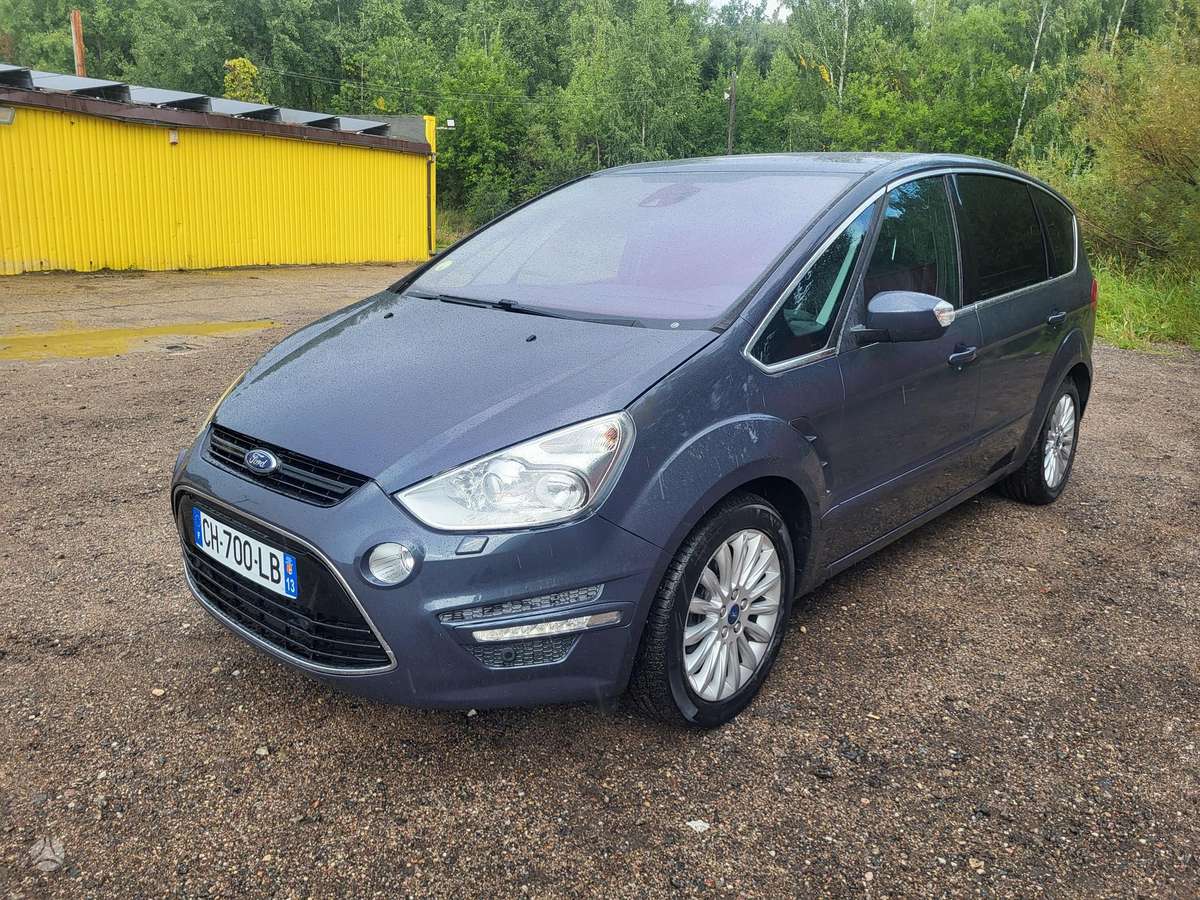 Ford S-MAX 2012 — вигляд ззаду