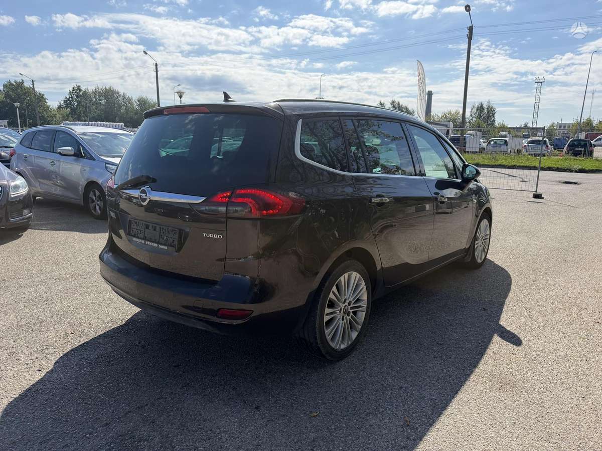 Opel Zafira 2012 — engine 1400 cm³, 140 HP (103kW)