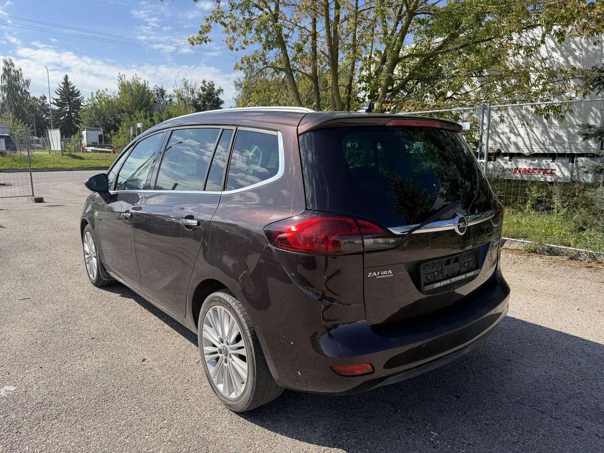 Opel Zafira 2012 — photo 5