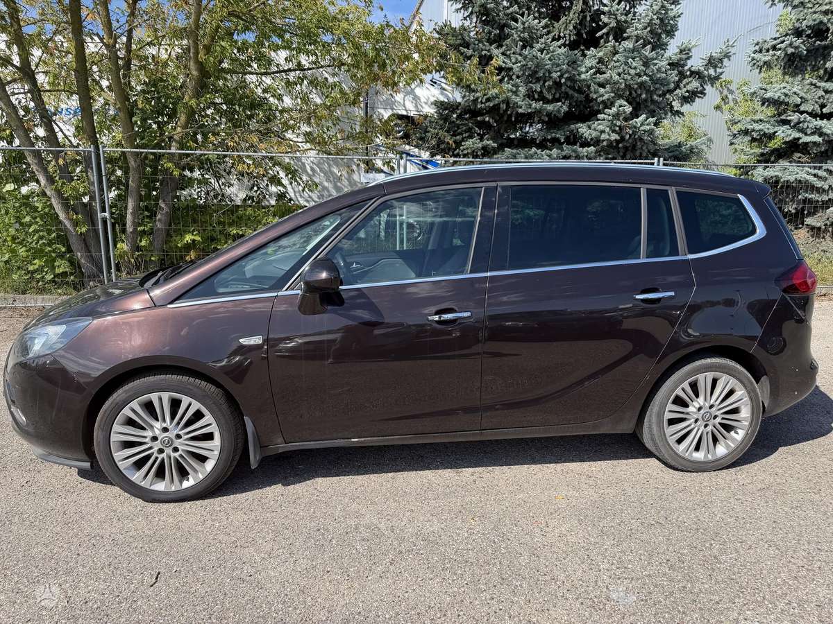 Opel Zafira 2012 — photo 6