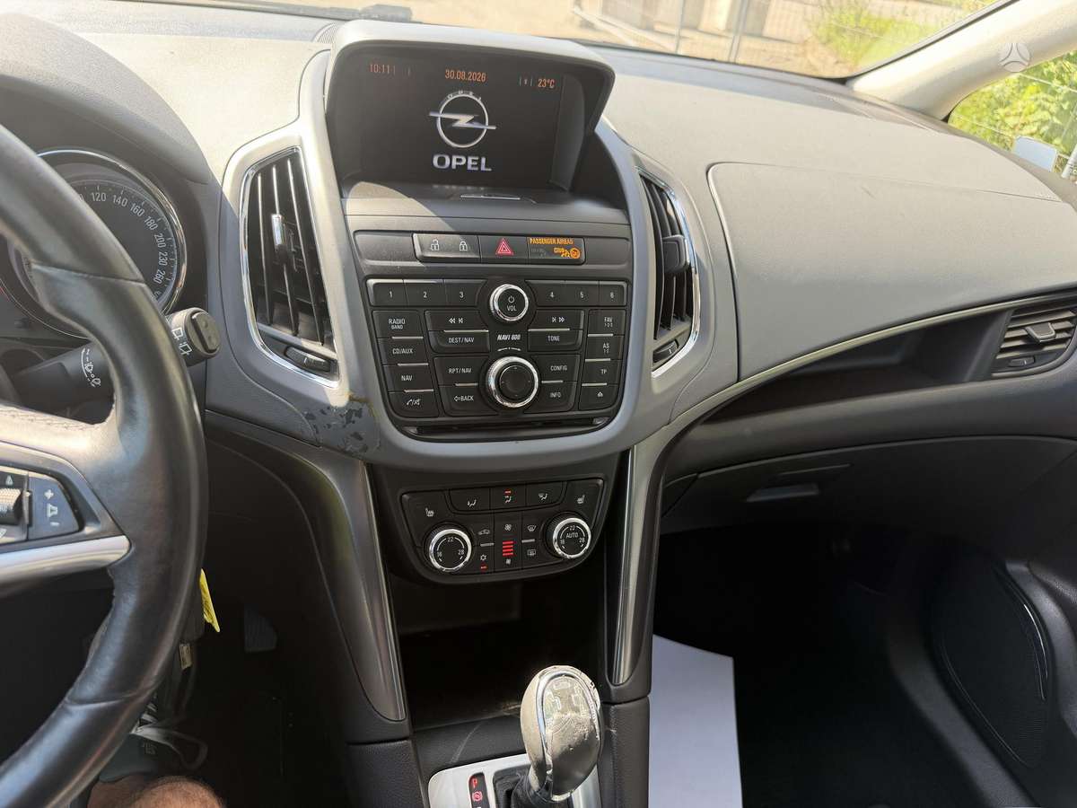 Opel Zafira 2012 — photo 9