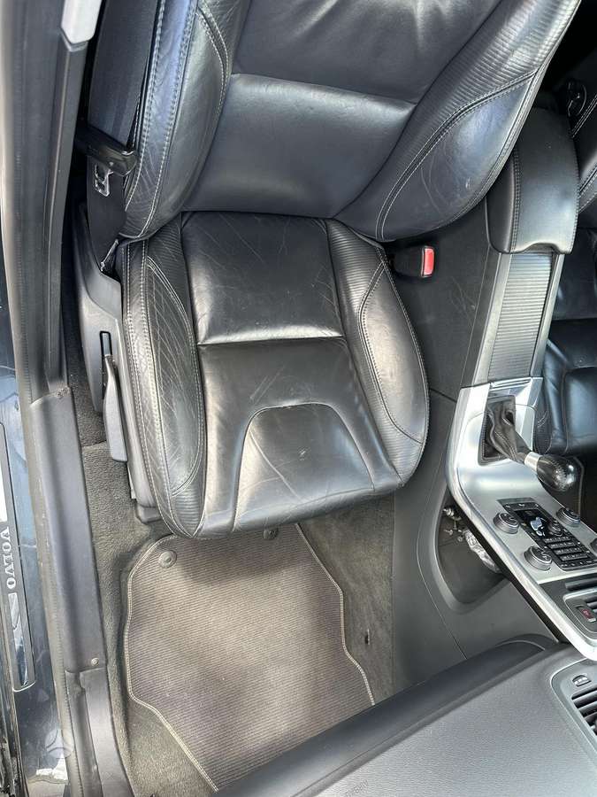 Volvo V60 2011 — photo 14
