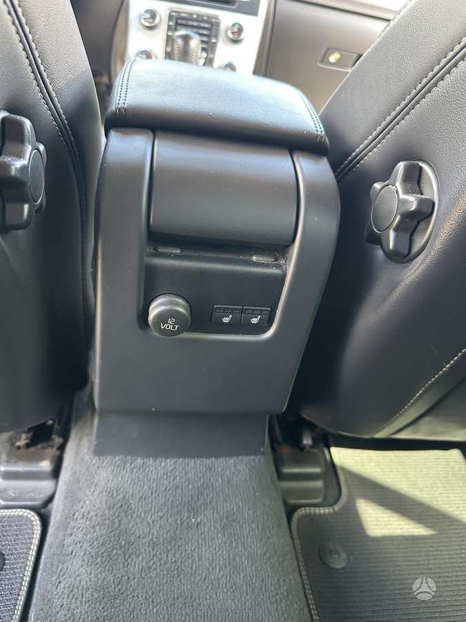 Volvo V60 2011 — photo 16