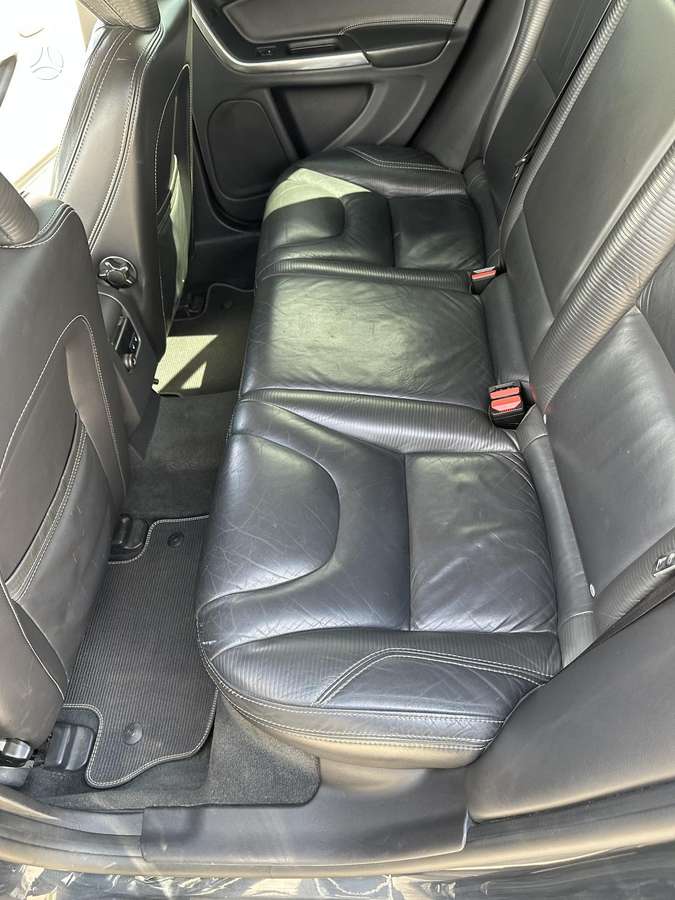 Volvo V60 2011 — photo 17