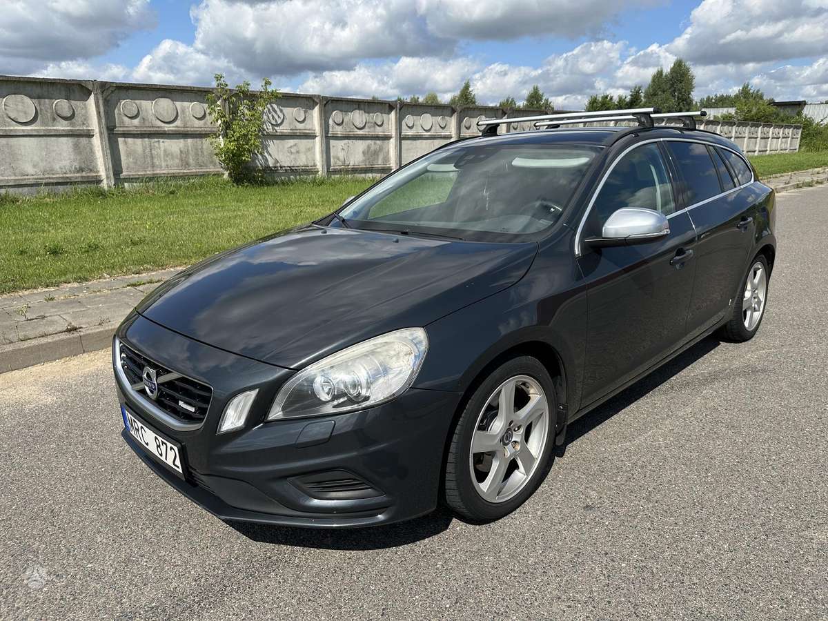 Volvo V60 2011 — engine 1560 cm³, 114 HP (84kW)