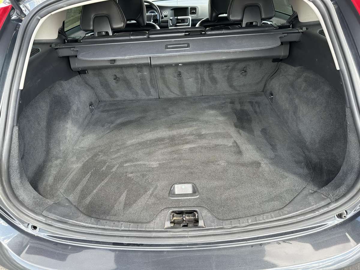 Volvo V60 2011 — photo 9