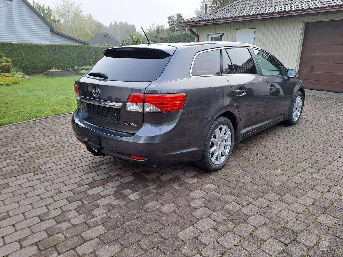 Toyota Avensis 2012 — photo 7