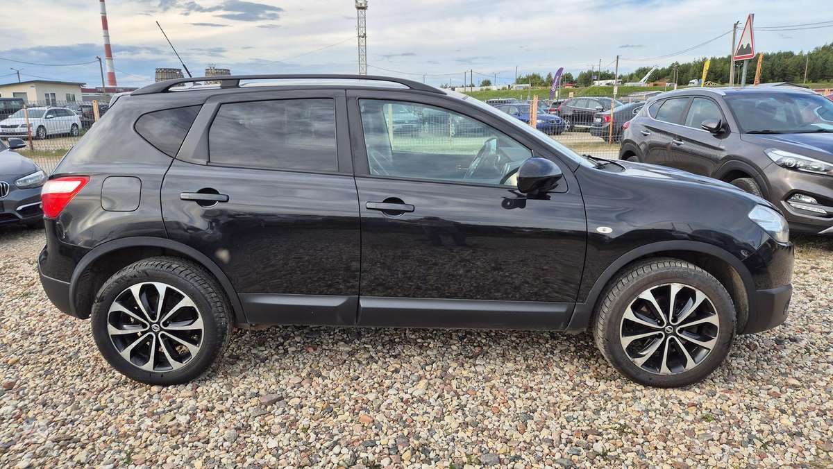 Nissan Qashqai 2013 — engine 1461 cm³, 110 HP (81kW)