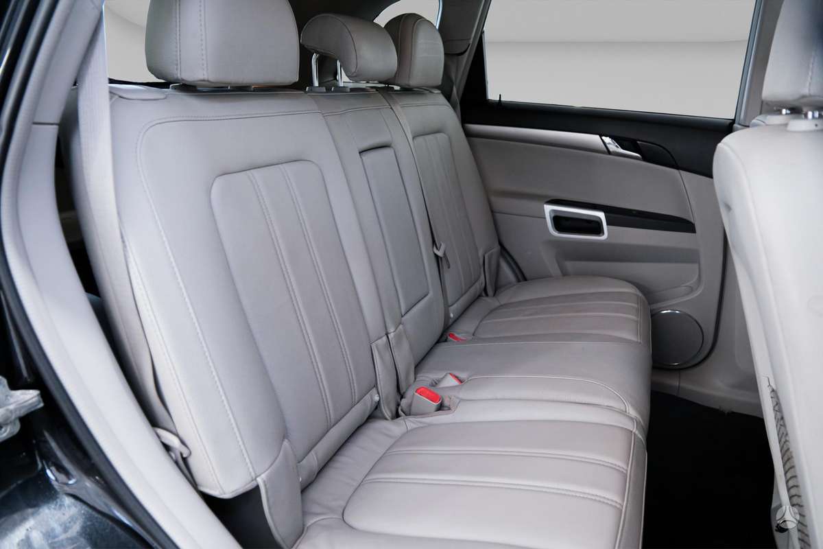 Opel Antara 2015 — photo 11