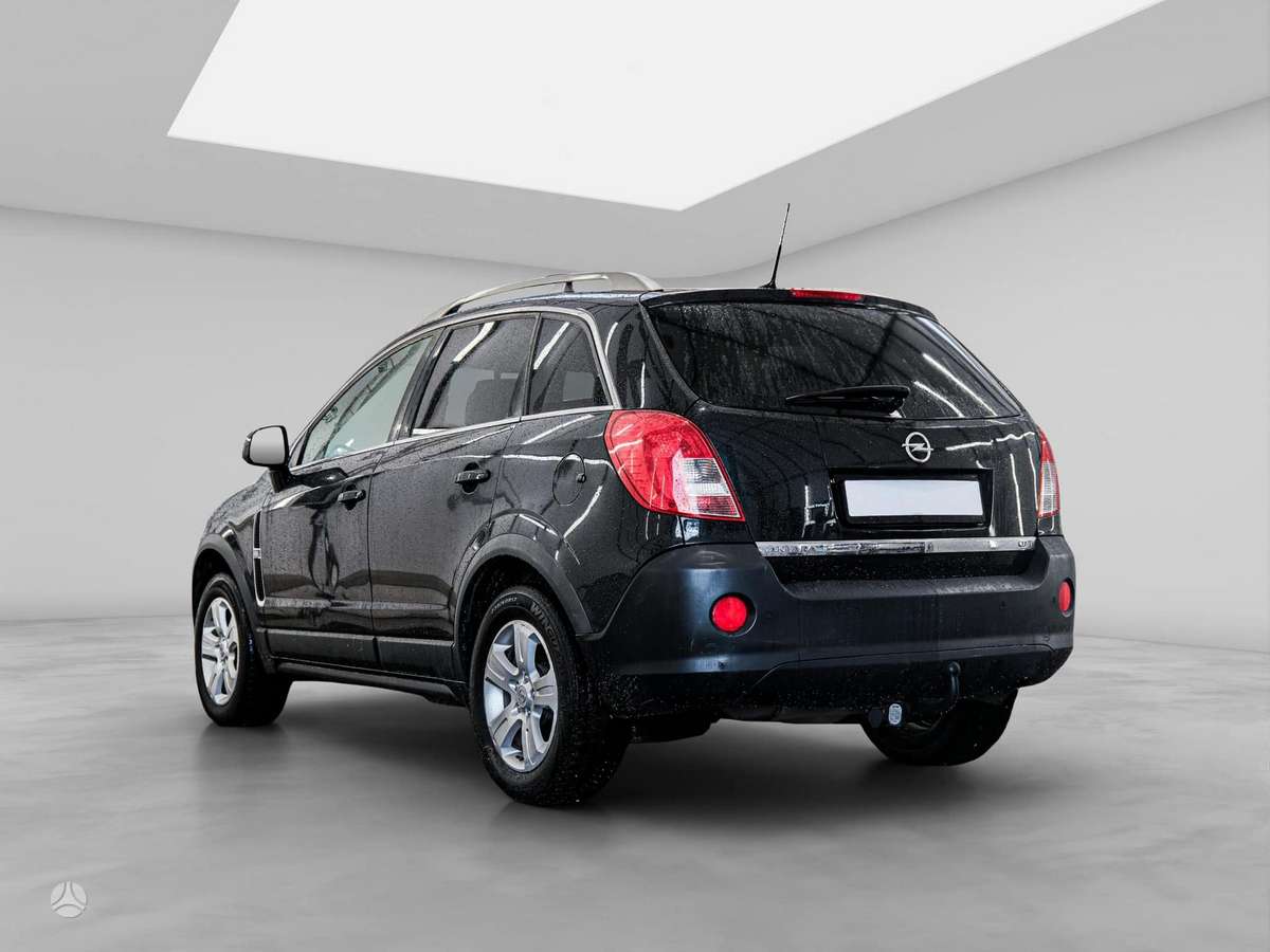 Opel Antara 2015 — rear view