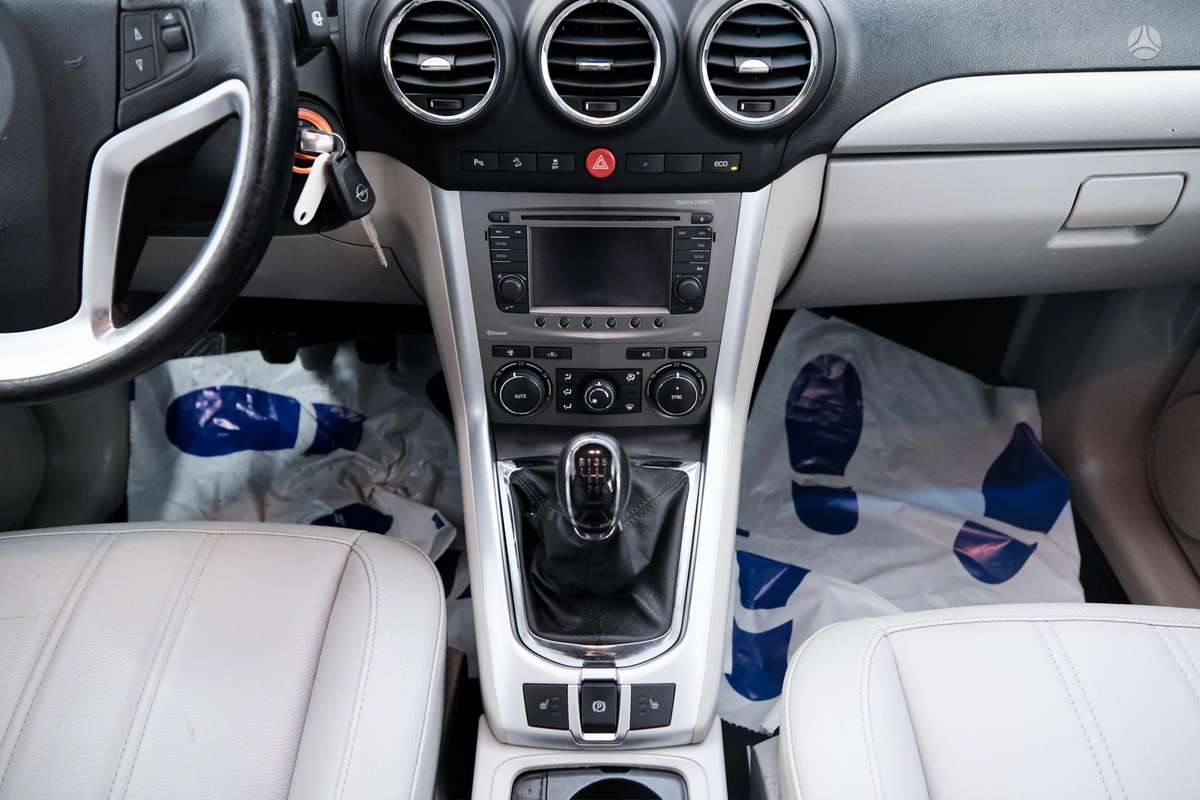 Opel Antara 2015 — photo 9