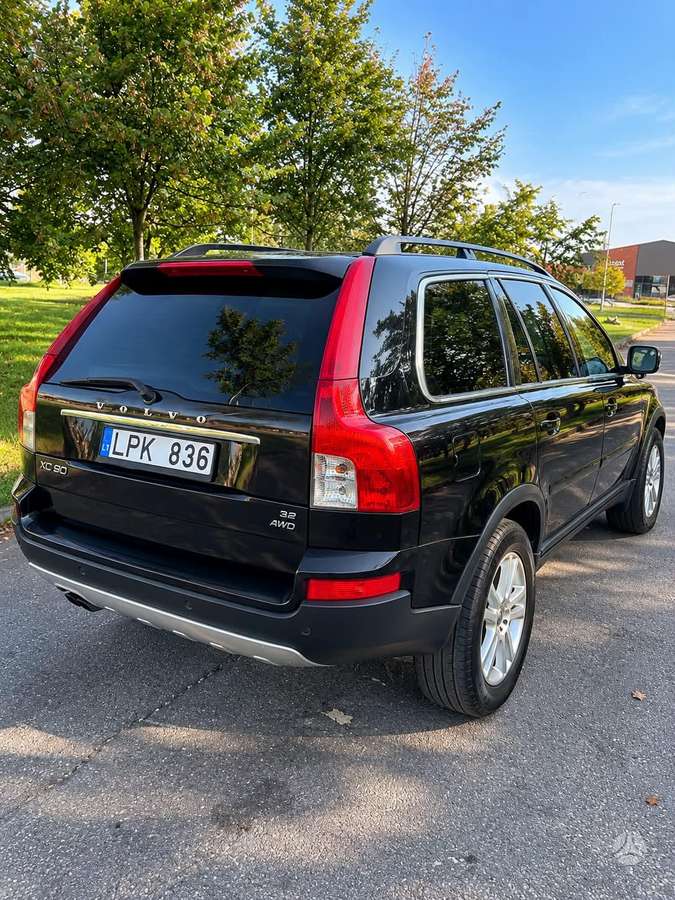 Volvo XC90 2010 — photo 10