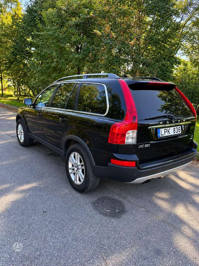 Volvo XC90 2010 — interior
