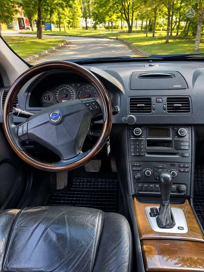 Volvo XC90 2010 — photo 6