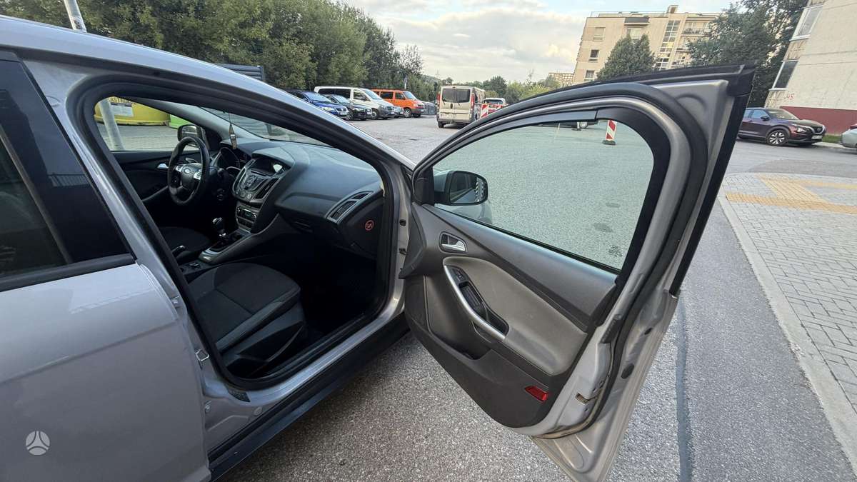 Ford Focus 2012 — photo 13