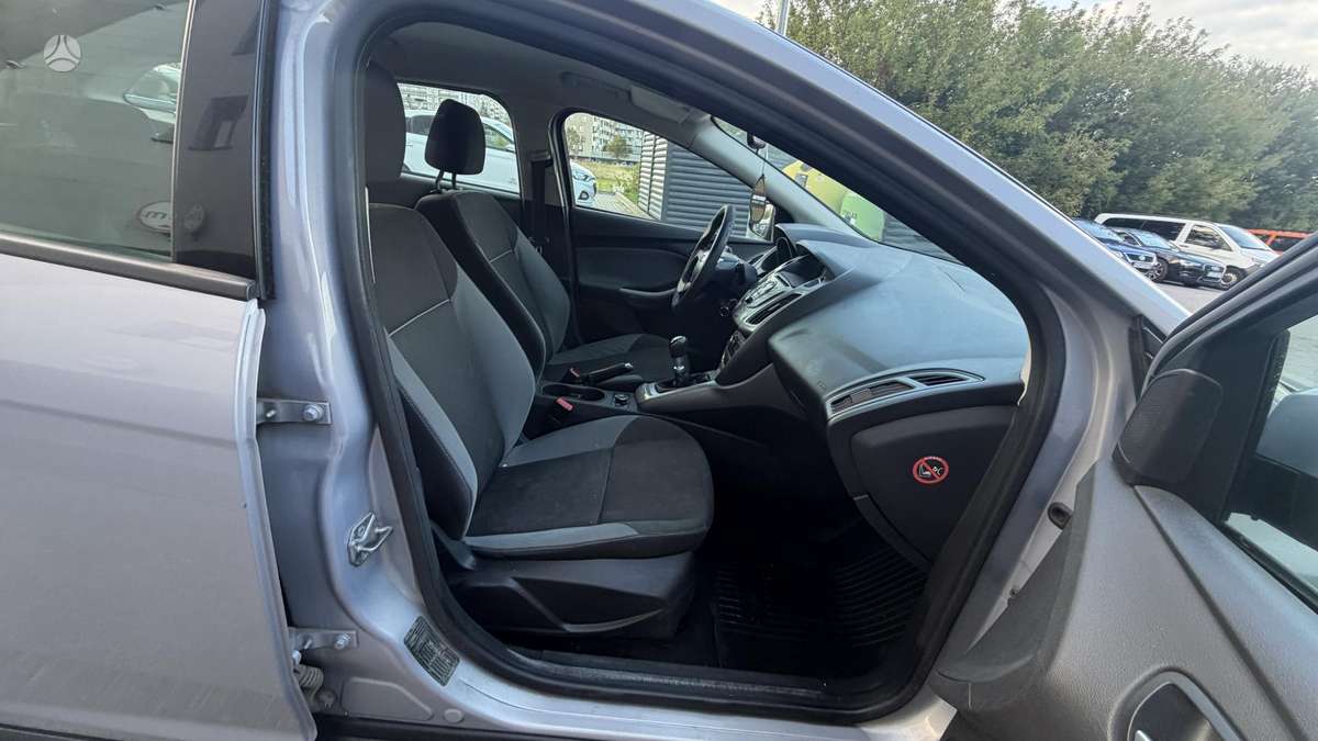 Ford Focus 2012 — photo 14