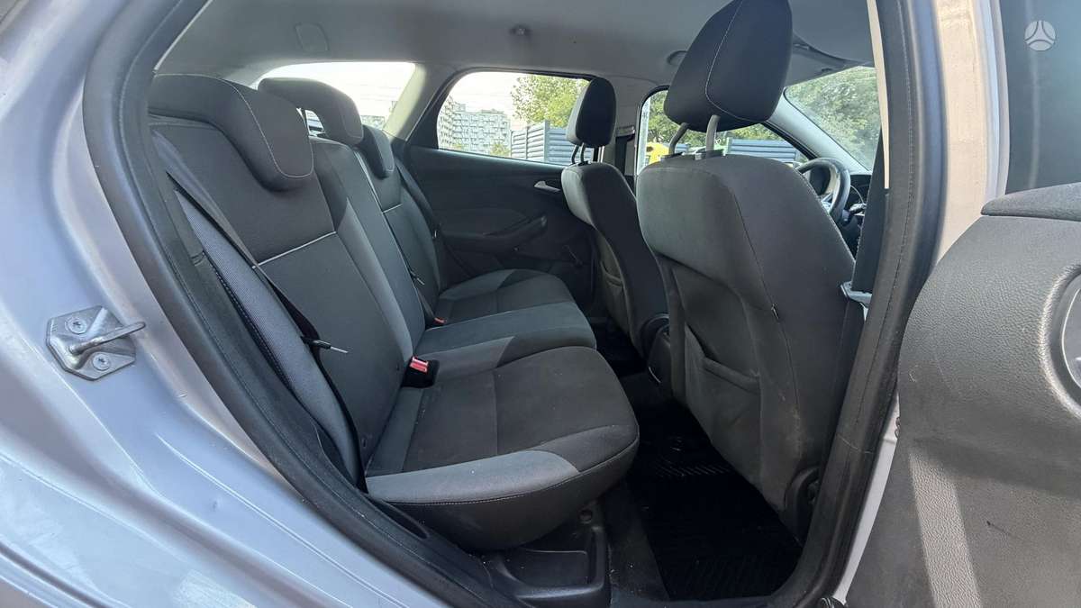 Ford Focus 2012 — photo 20