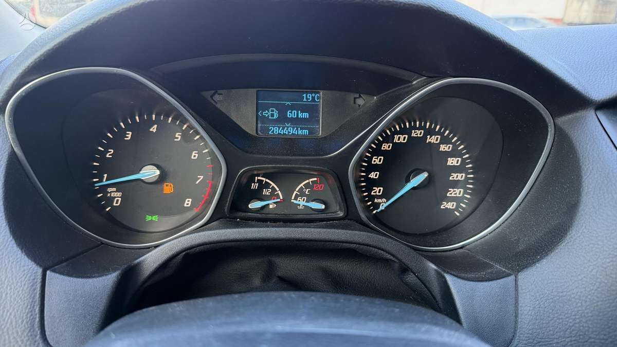 Ford Focus 2012 — photo 21