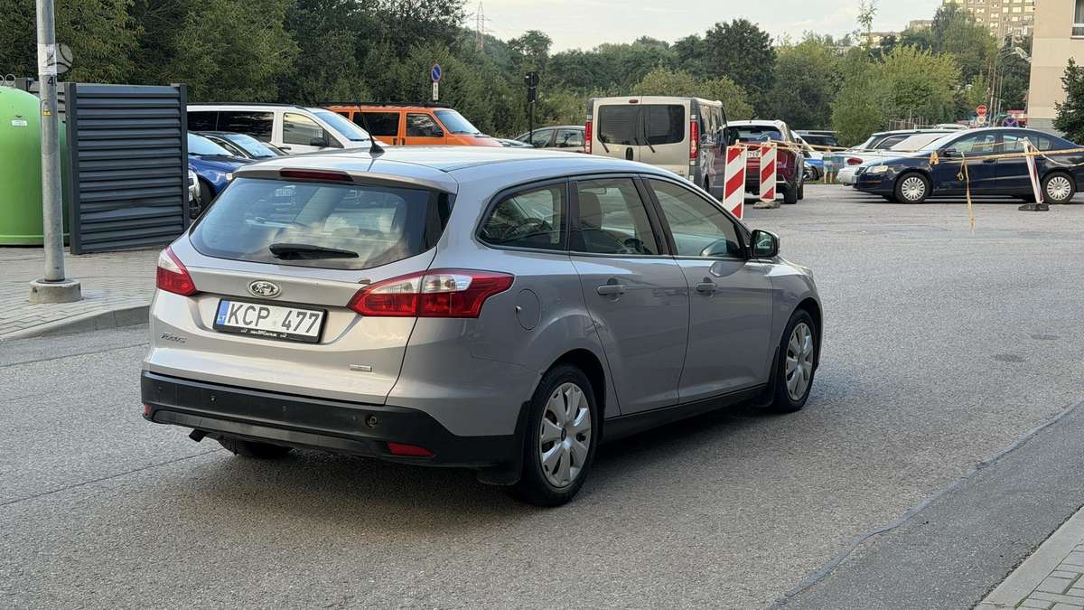 Ford Focus 2012 — photo 7