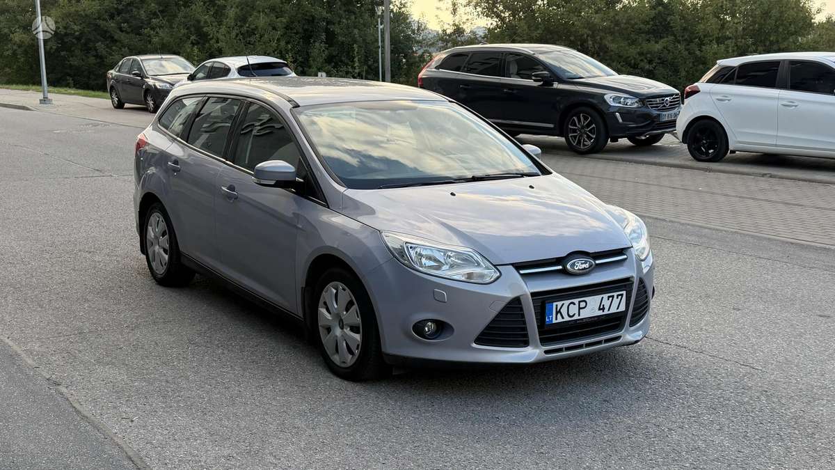 Ford Focus 2012 — photo 9
