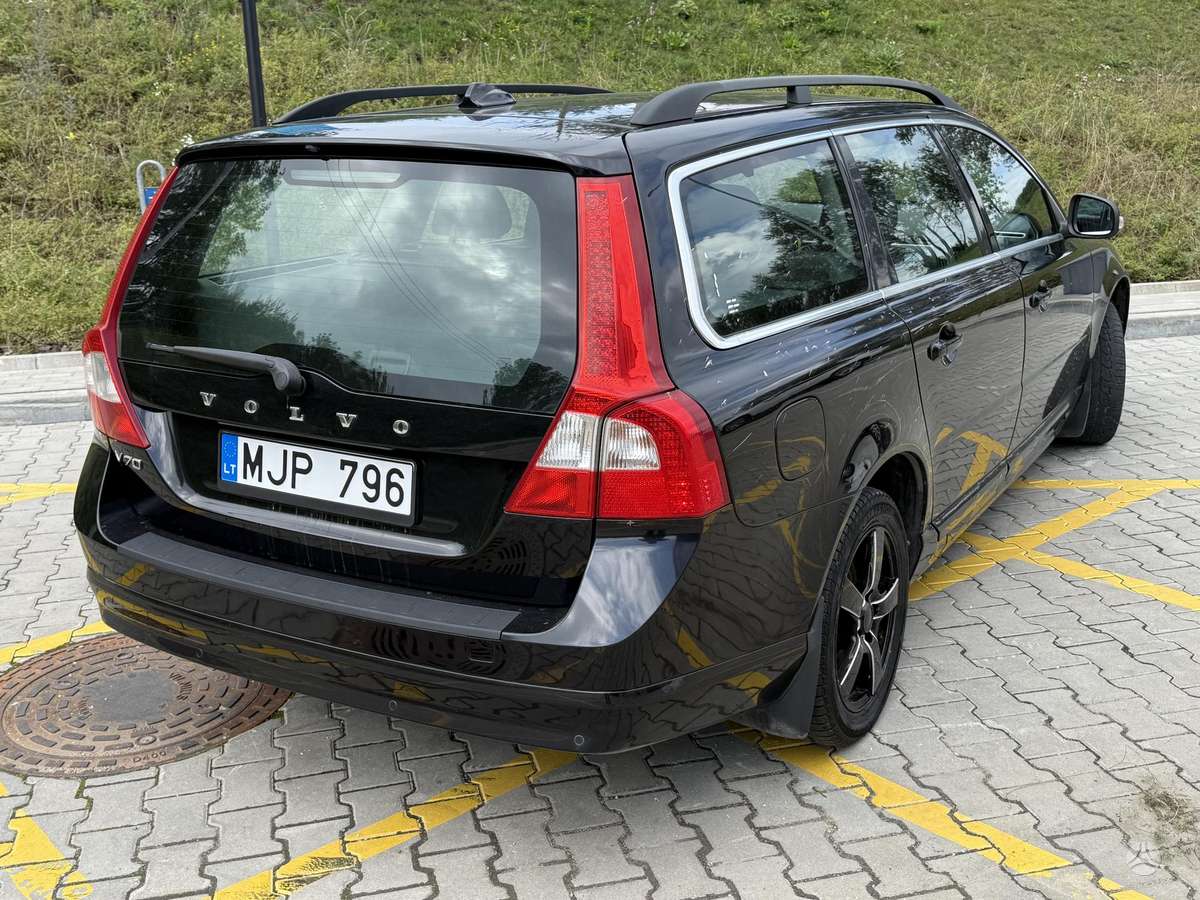Volvo V70 2010 — двигун 2000 cm³, 145 HP (107kW)