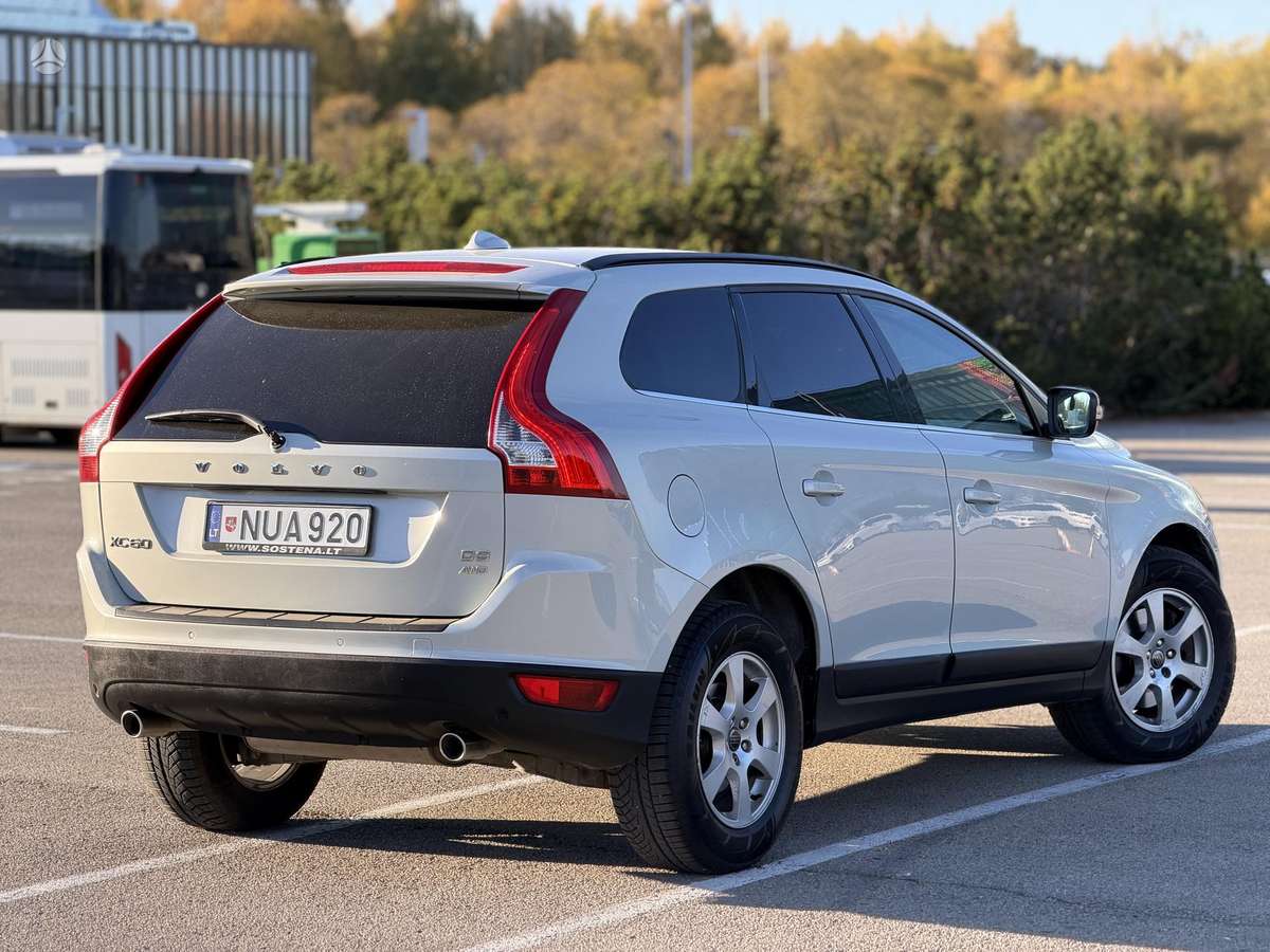 Volvo XC60 2012 — фото 10