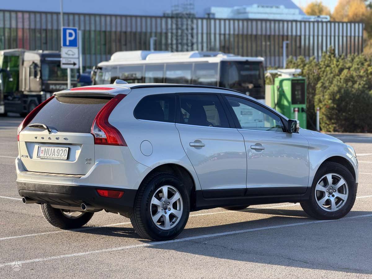 Volvo XC60 2012 — фото 11