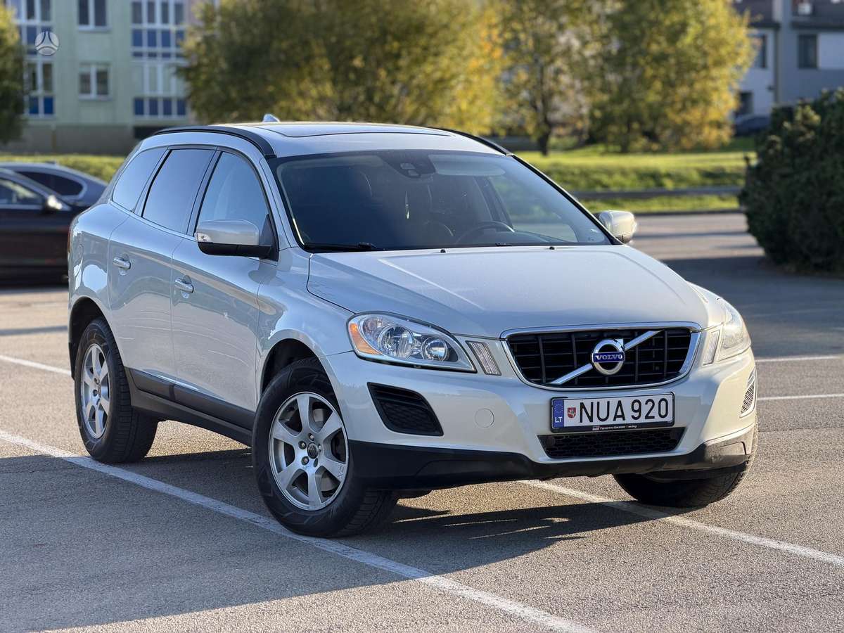 Volvo XC60 2012 — вигляд ззаду