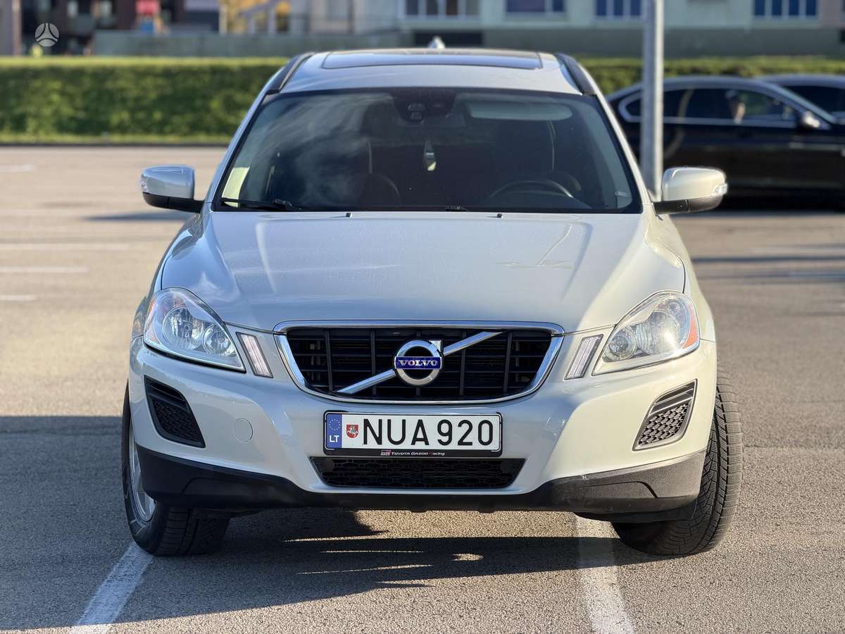 Volvo XC60 2012 — двигун 2400 cm³, 163 HP (120kW)