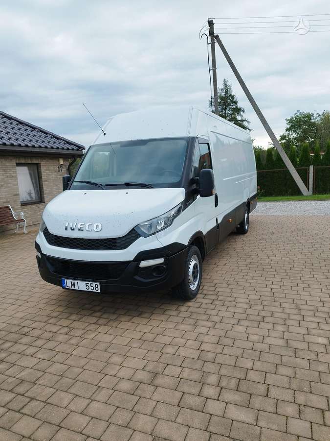 Iveco Daily 2014 — rear view