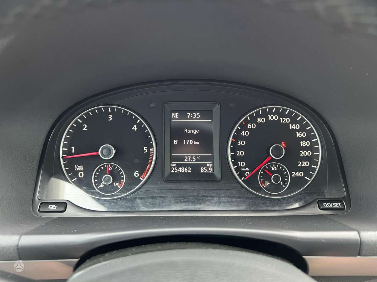 Volkswagen Touran 2010 — photo 11