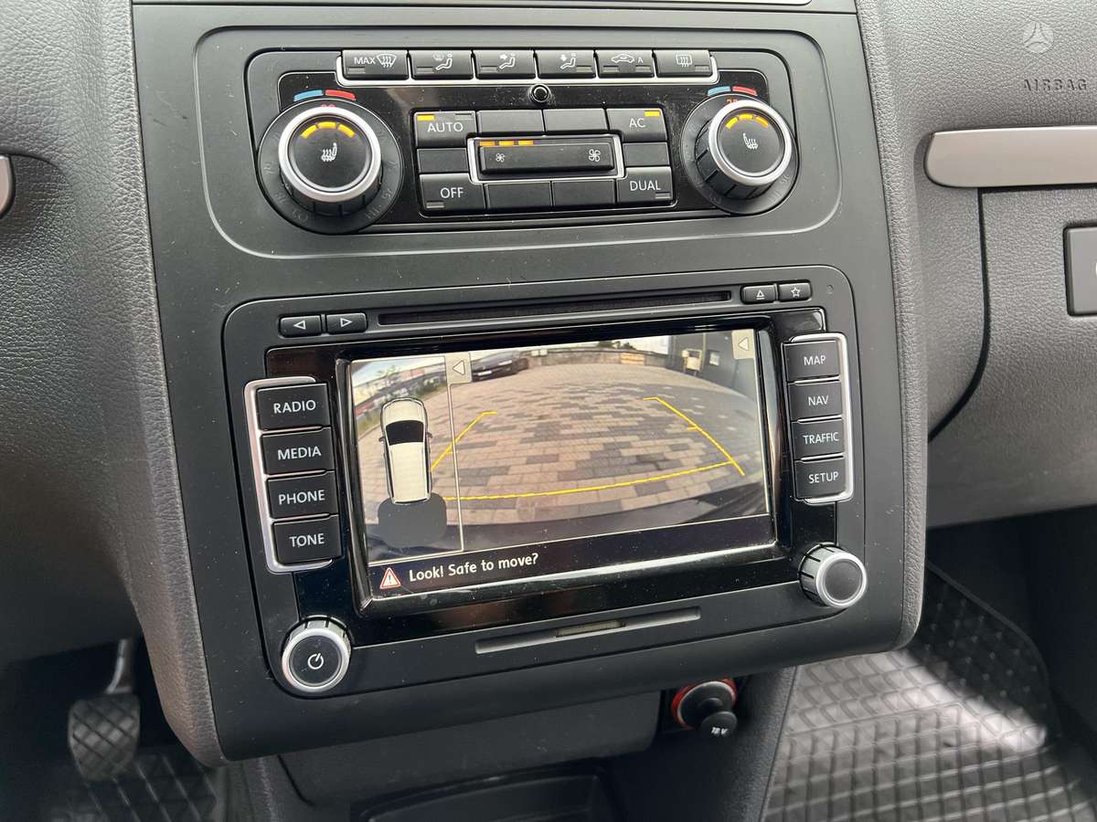 Volkswagen Touran 2010 — photo 15