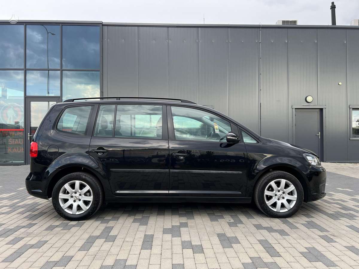 Volkswagen Touran 2010 — engine 1598 cm³, 105 HP (77kW)