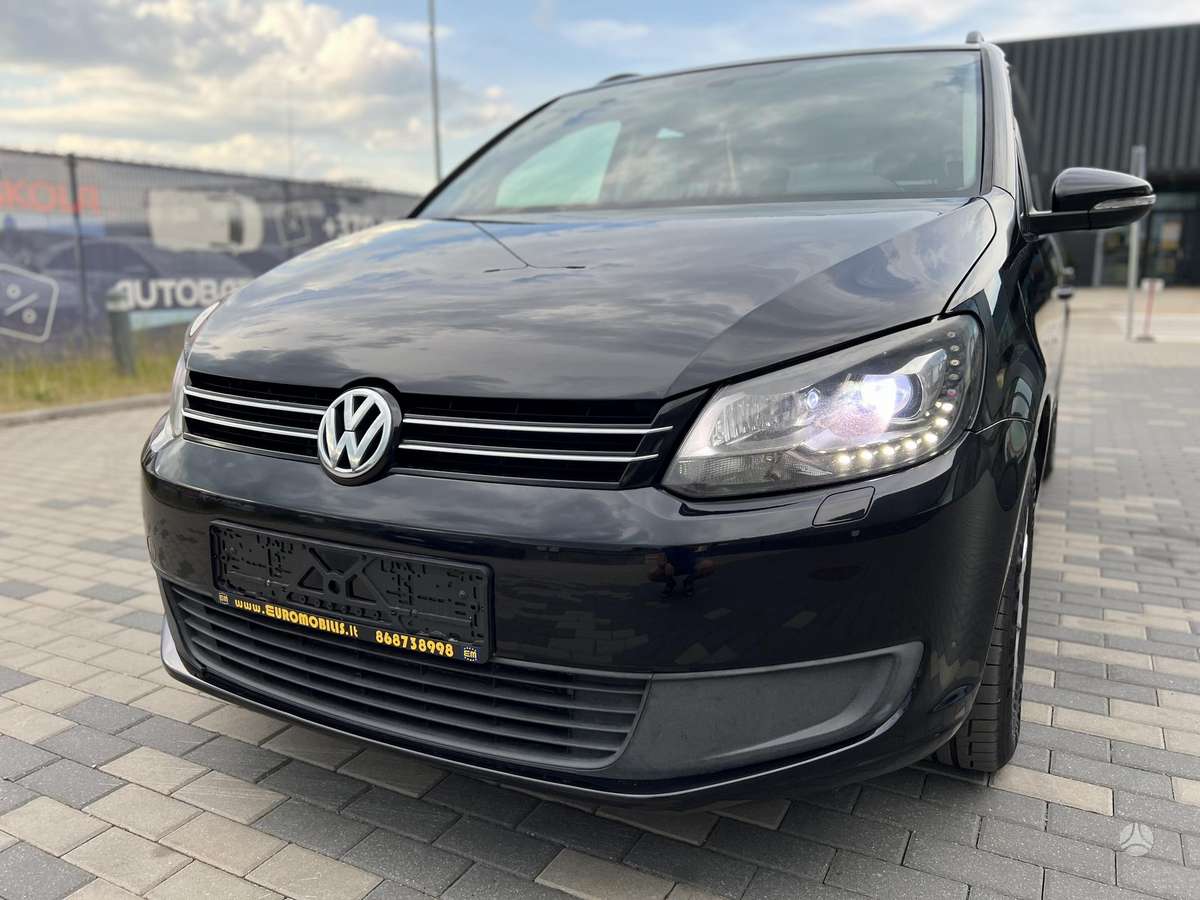 Volkswagen Touran 2010 — photo 9