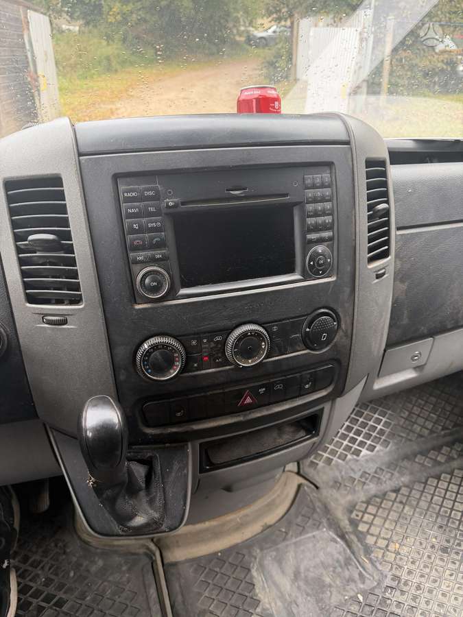 Mercedes-Benz Sprinter 2012 — photo 12