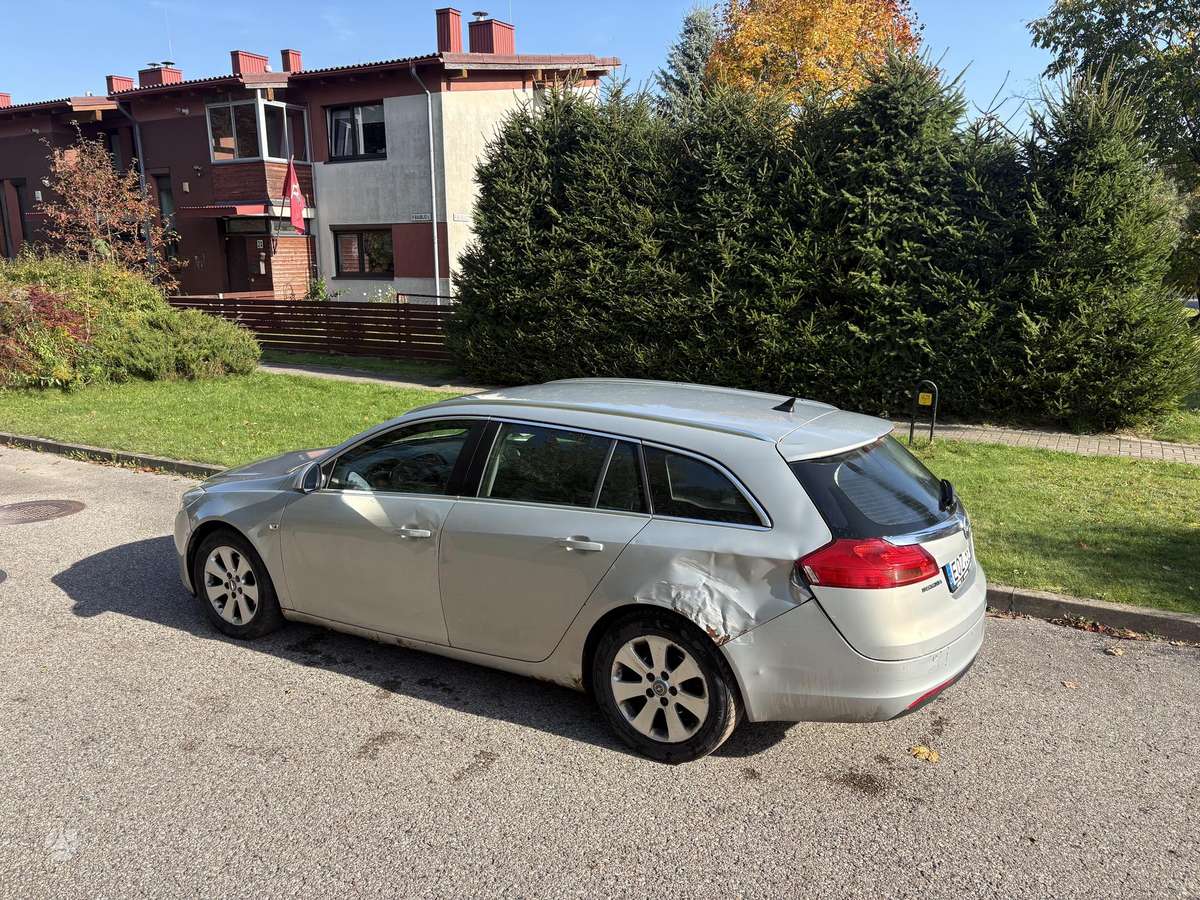 Opel Insignia 2011 — двигун 1956 cm³, 163 HP (120kW)