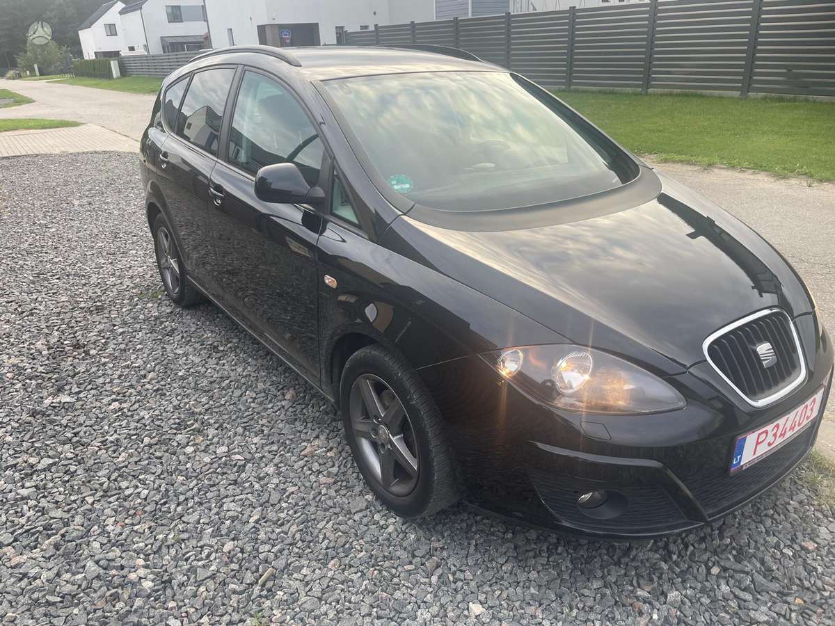 Seat Altea 2014 — двигун 1600 cm³, 105 HP (77kW)