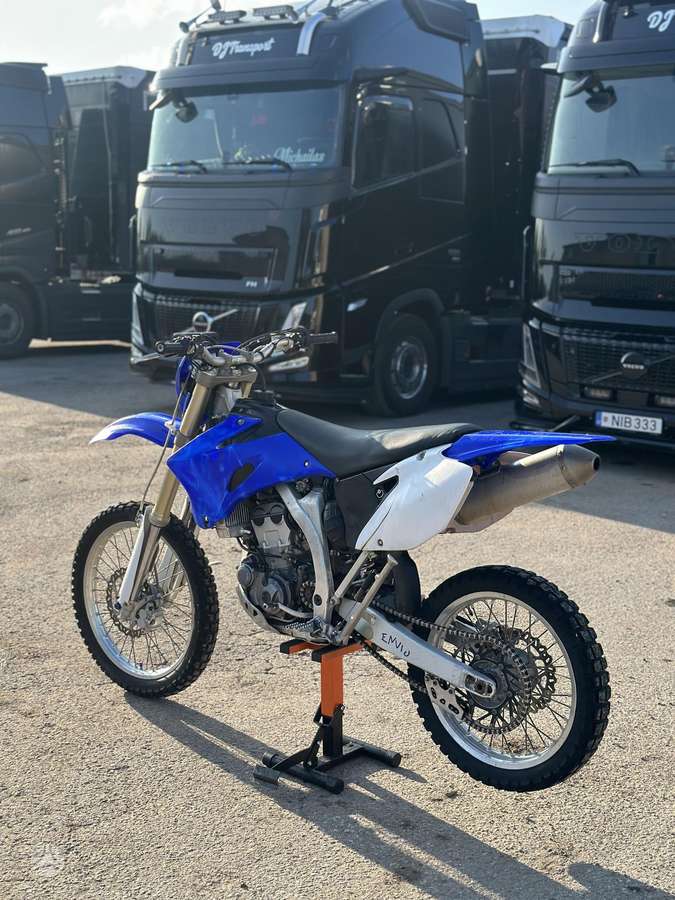 Yamaha WR 2013 — салон