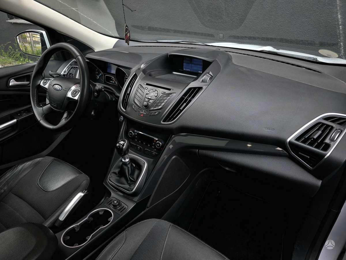 Ford Kuga 2013 — фото 20
