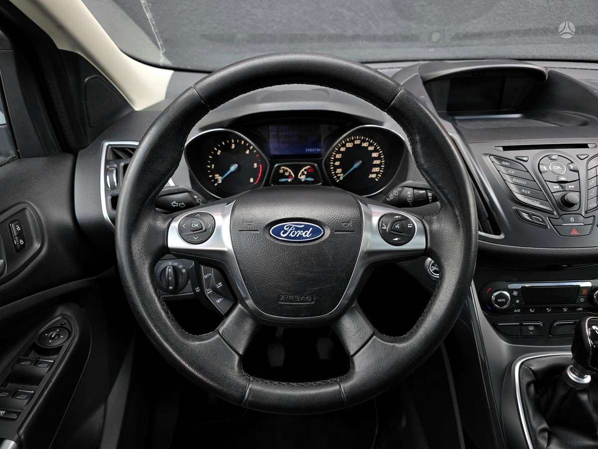 Ford Kuga 2013 — фото 27