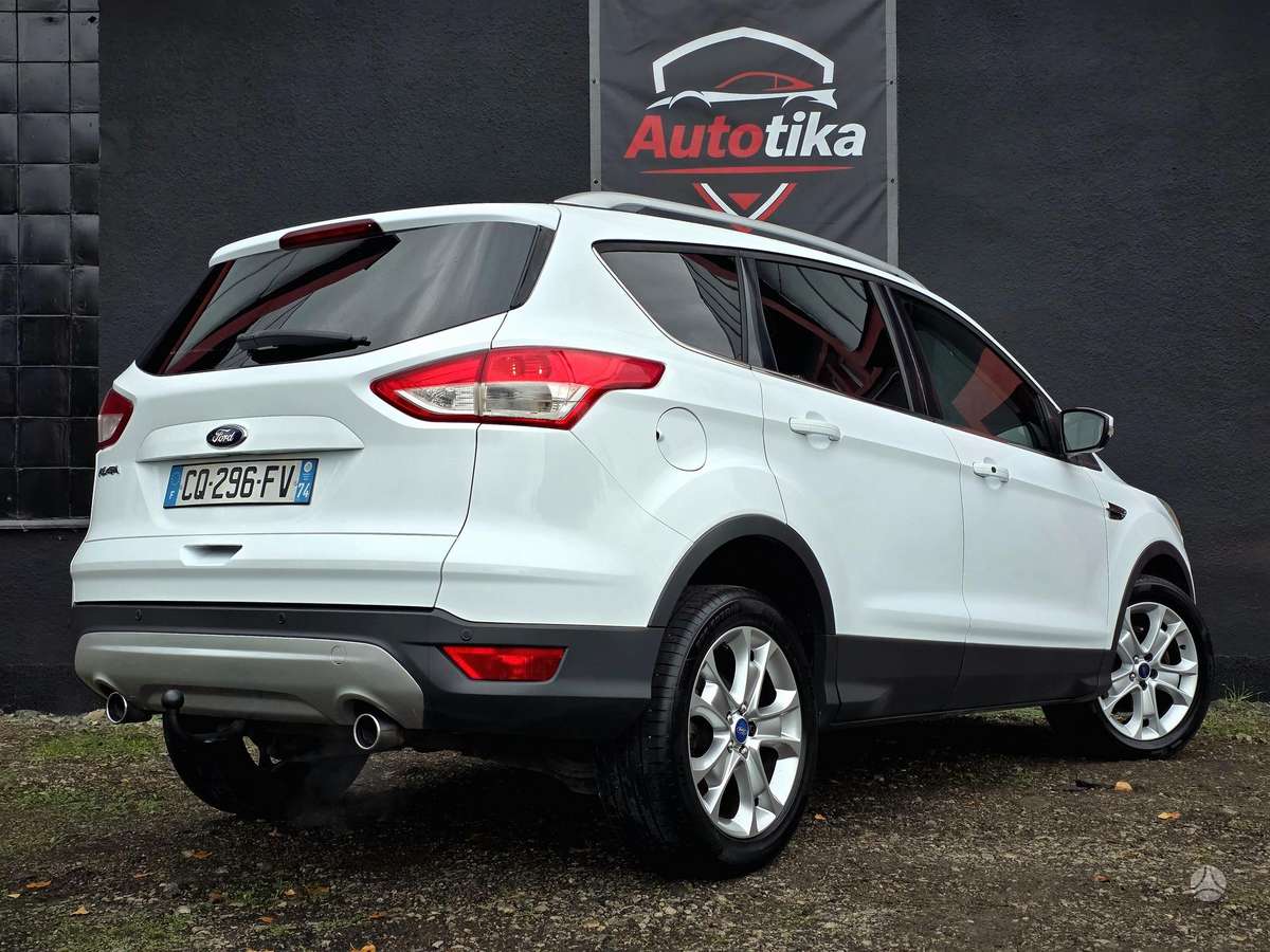 Ford Kuga 2013 — салон